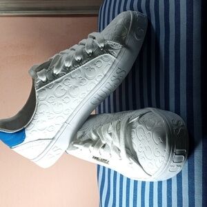 Women's Guess Sneakers  Los Angeles.